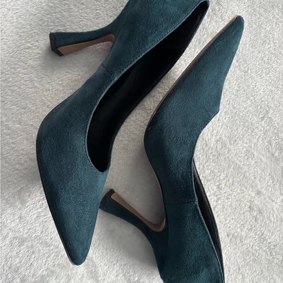 Elegant Green Suede Women's Pumps - Picture 4 of 5